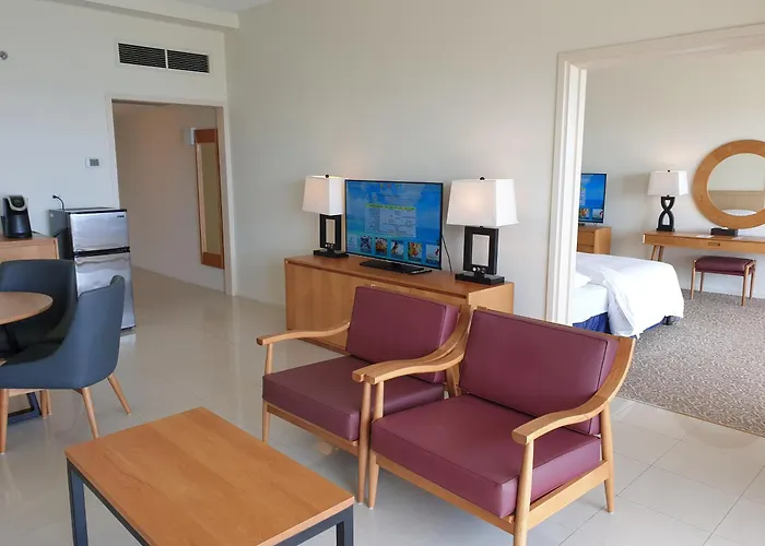 Tamuning hotels near Alupat Island